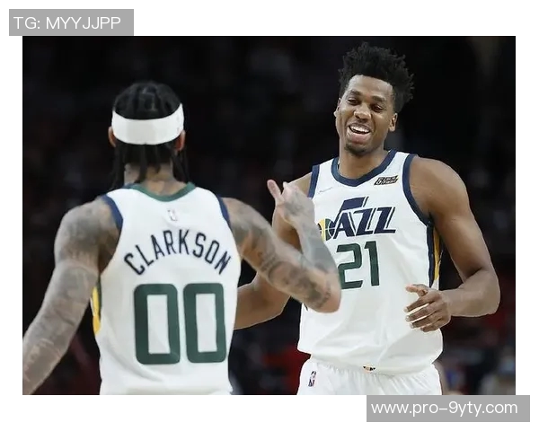 戈贝尔内线统治力尽显10投8中轻松拿下18分14篮板4盖帽正负值高达32